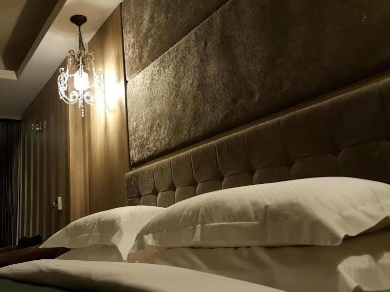 The Riverside Hotel & Motel Kaohsiung Eksteriør bilde